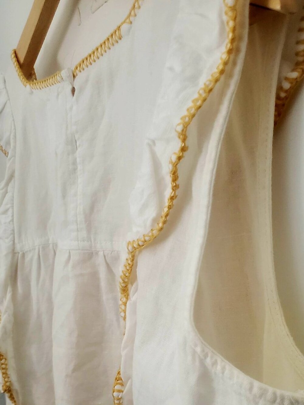 Cotton & Rye Outfitters Embroidered Ruffle Tank Top Women's Size L - Picture 3 of 6